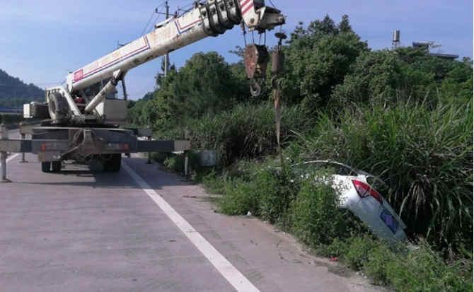 维西重载吊车救援 维西重载吊车救援